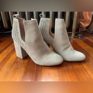 Steve Madden Taupe Nomad Booties - Size 8 - Like NEW
